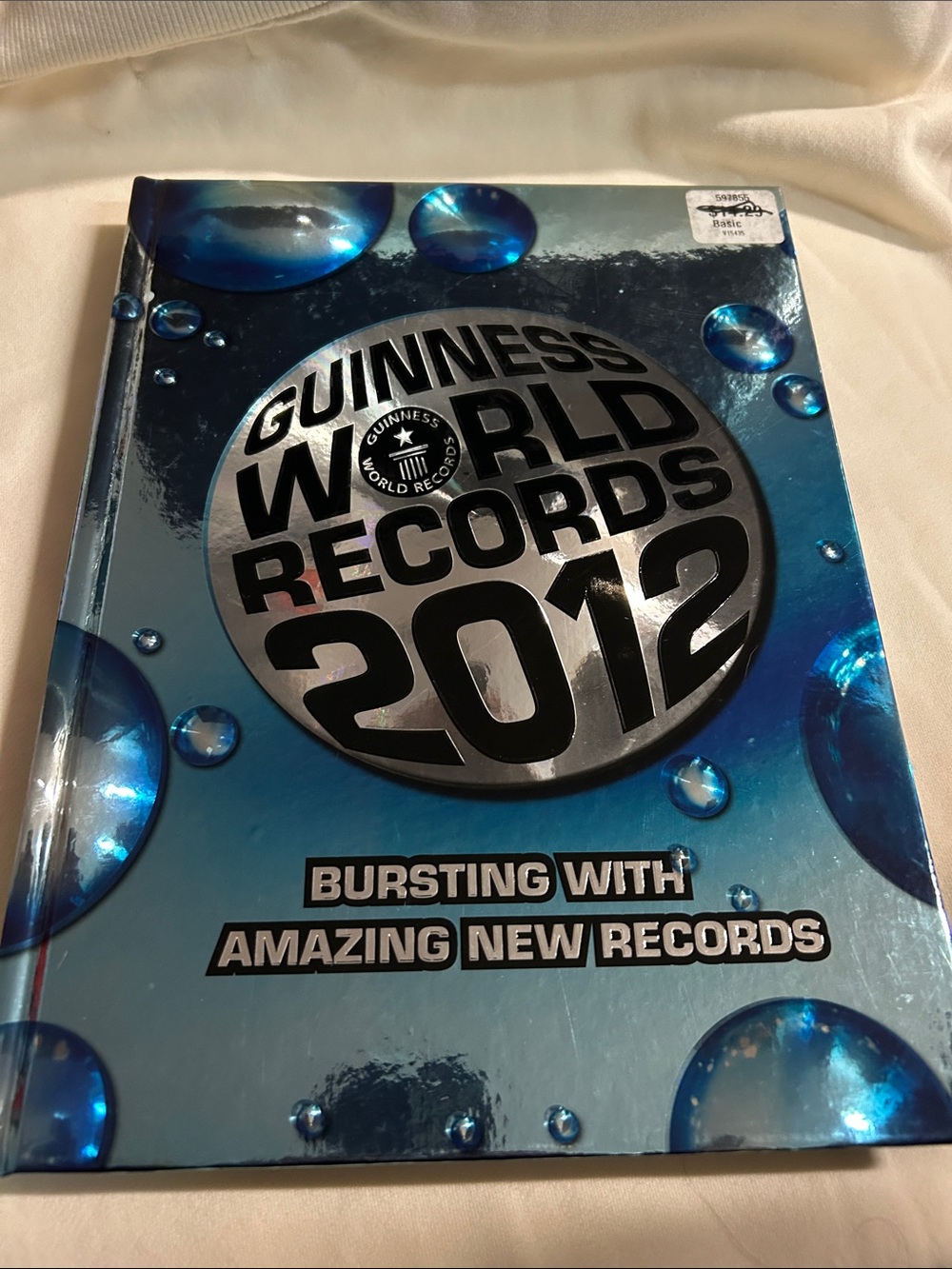 2012 Guinness World Records Hardcover Book Used